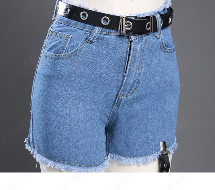 パンツ装飾詳細画像 - コスプレ衣装のパンツ部分に施された装飾の精緻さが感じられる画像。