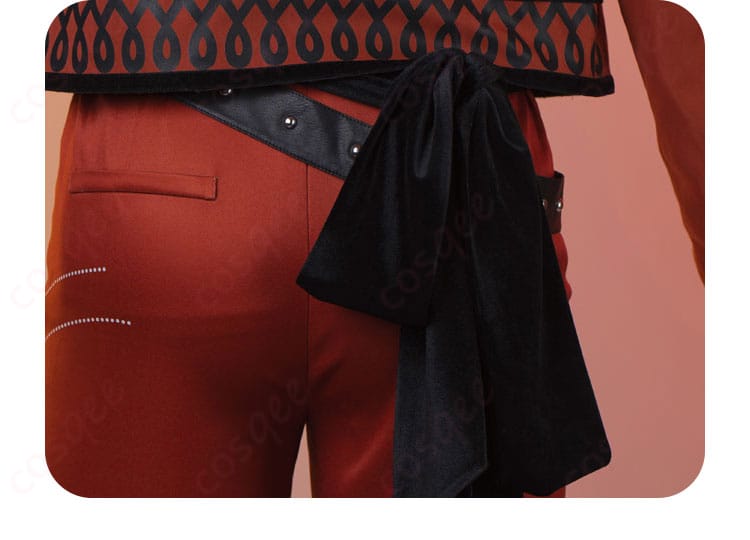 背面の衣巾装飾細部。コスプレ衣装の背面部分のディテールに焦点を当てた画像。