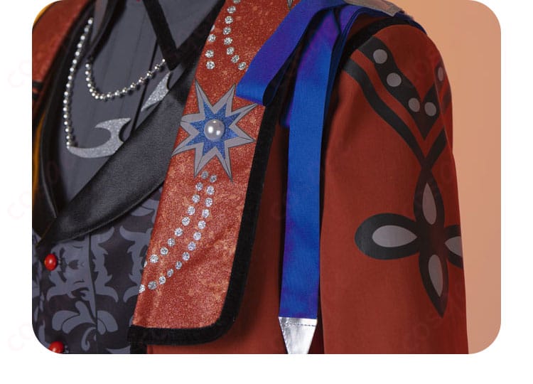 外套の衣領装飾細部。衣装の外套の首元の装飾を強調した画像です。