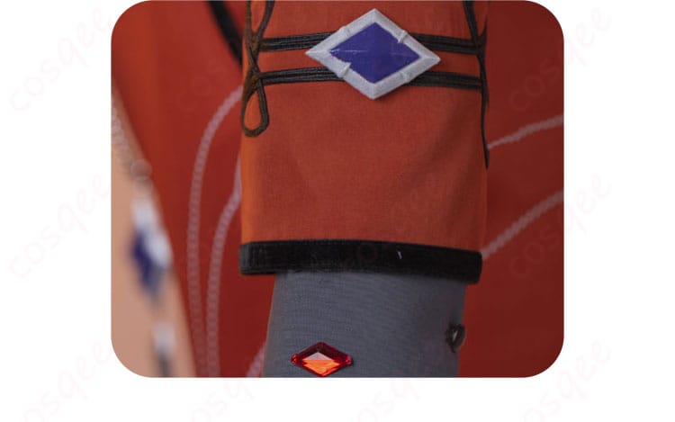 袖口の装飾細部。コスプレ衣装の袖口部分のディテールに焦点を当てた画像です。