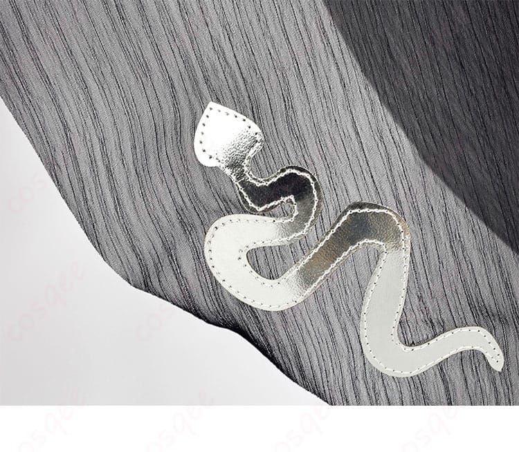 トレイシー・レズニック コスプレ衣装 衣裾の装飾詳細。衣装の裾部分の細かな装飾。