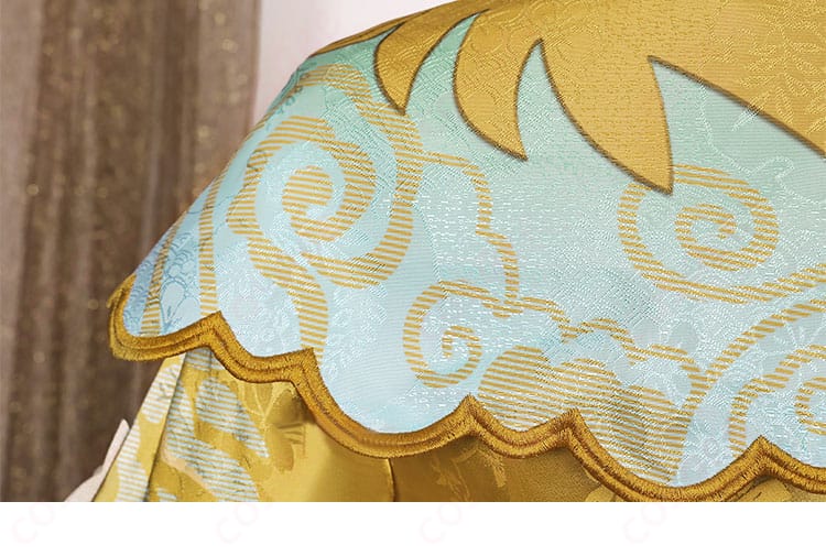 披肩装飾のディテール - 元宵節をテーマにした披肩部分の華やかな装飾ディテールをアップで確認!