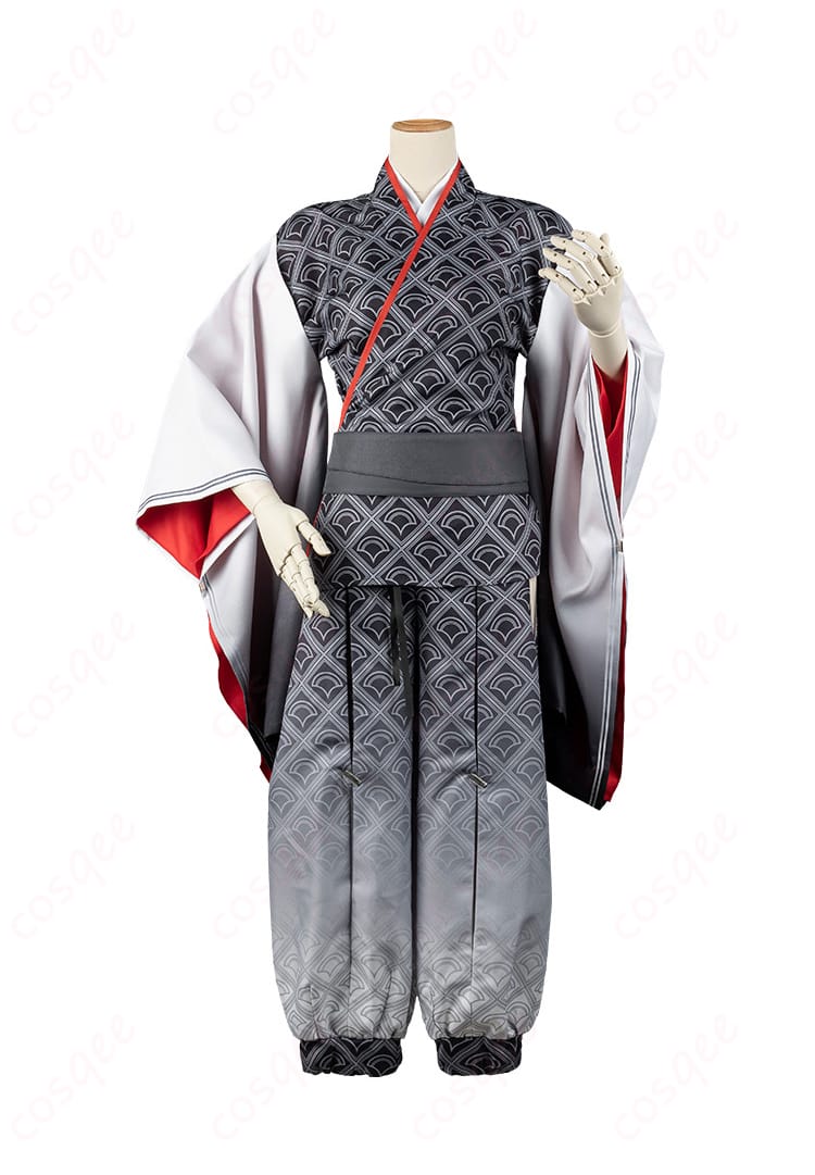 内搭服の正面装飾細部の画像。ローレン・イロアスの衣装の隠れたディテールに注目。