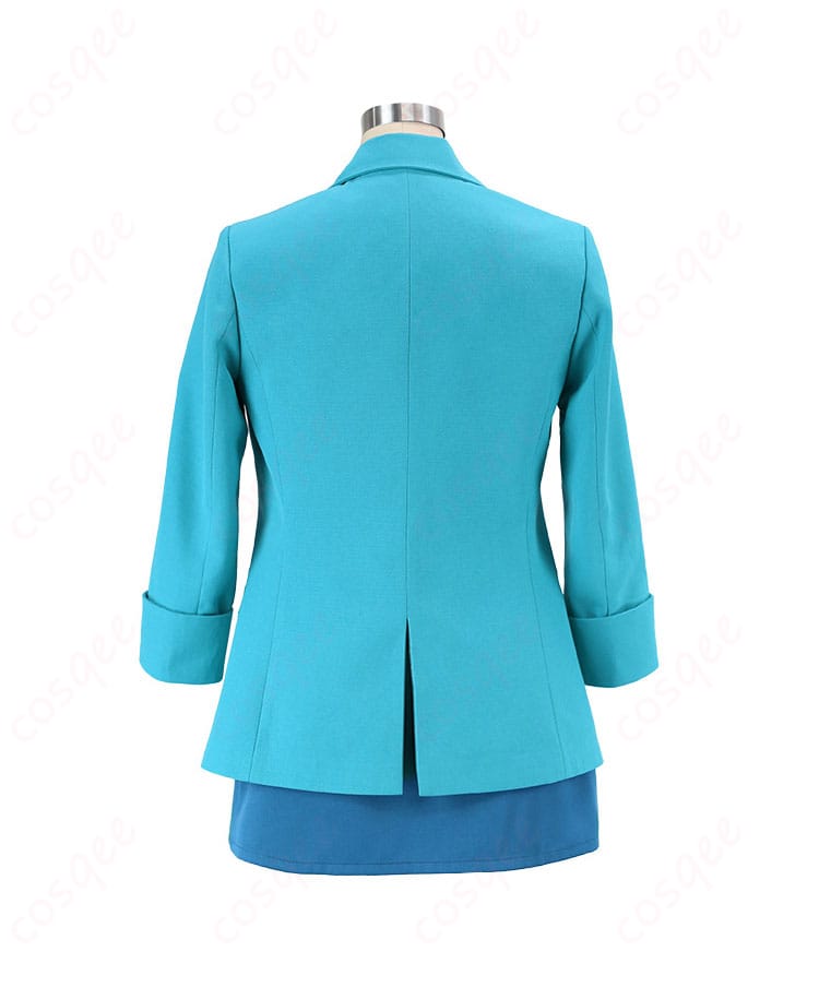 背面から見たデリシャスパーティ♡プリキュア 芙羽ここねのコスプレ衣装。ディテールがリアルで美しい。