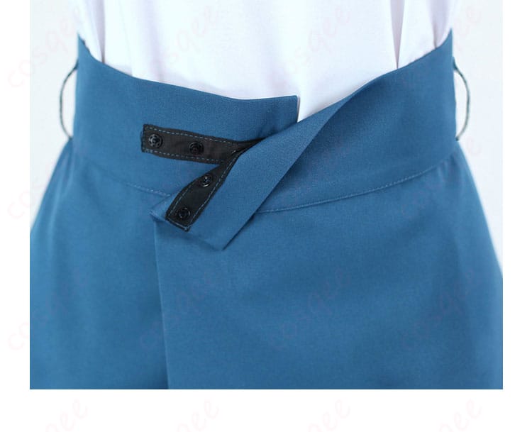 スカート部分の装飾細部。美しいフリルとデザイン。