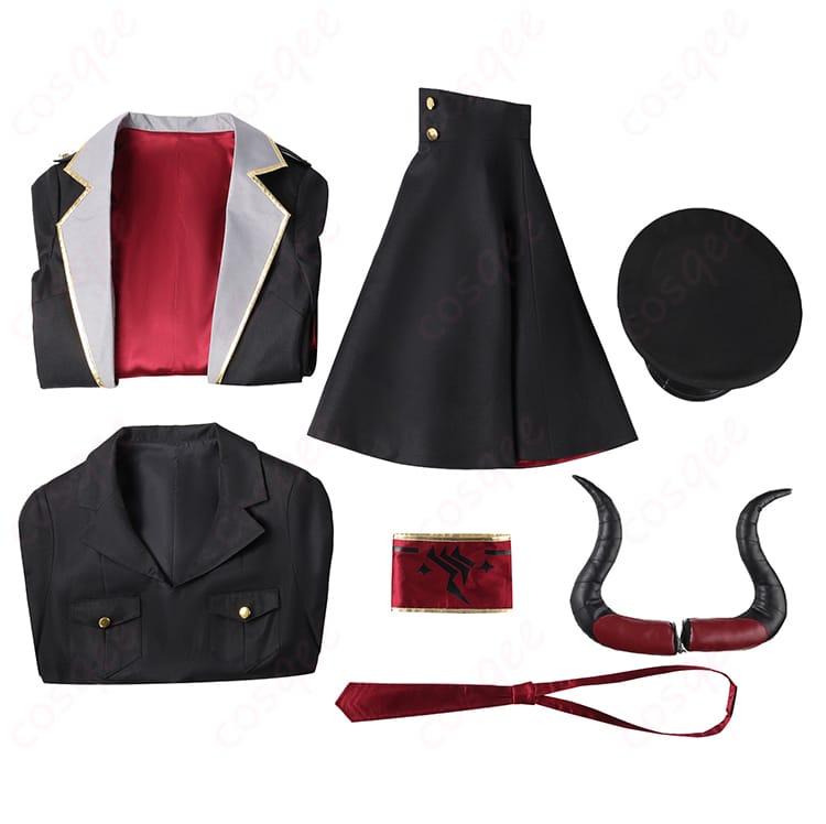 元宮チアキ コスプレ衣装 セット内容の展示。コート、トップス、スカート、ネクタイなどが含まれています。