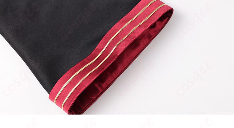 元宮チアキ コスプレ衣装 外套袖口装飾の細部。袖口のディテールが特長的で、キャラクターの魅力を引き立てる。