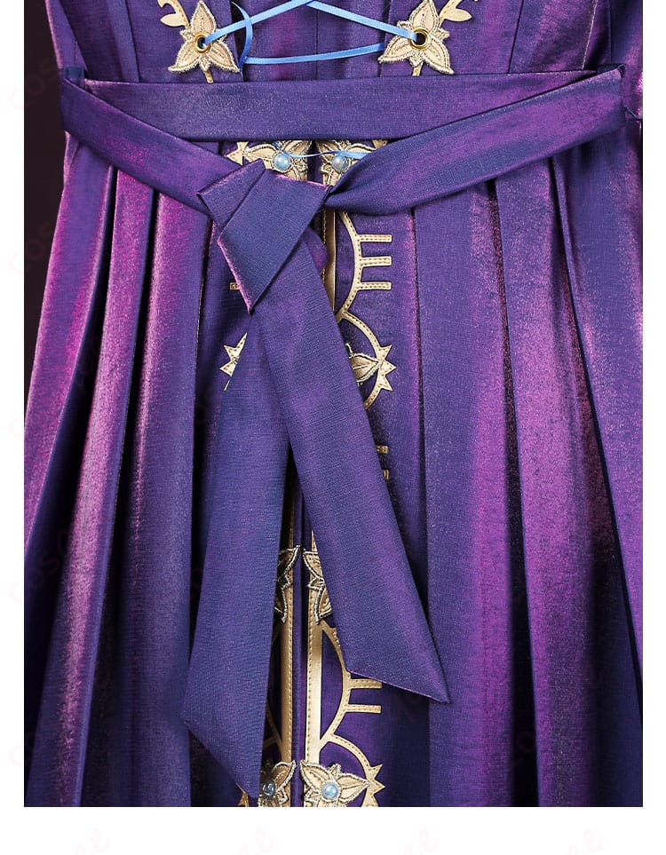 外套の腰帯装飾ディテール画像。腰帯装飾がスタイリッシュな空軍コスプレ衣装。