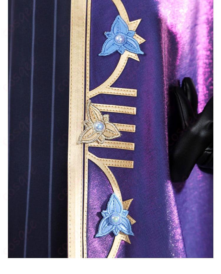 服の門襟装飾ディテール画像。精緻なデザインが魅力的なコスプレ衣装。