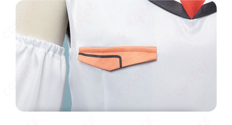 胸元装飾の詳細画像 - アイラコスプレ衣装の胸元の装飾、細部まで忠実に再現。