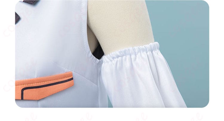 衣袖装飾の詳細画像 - アイラのコスプレ衣装の袖部分の装飾、細かい刺繍とデザイン。