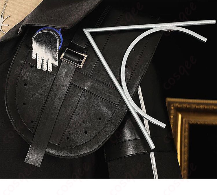 アークナイツ 引星ソーンズ コスプレ衣装 左肩装飾の詳細。肩周りの美しいデザインに注目。