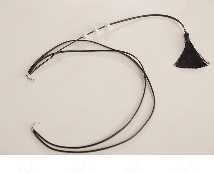 アークナイツ ルーメン コスプレ衣装 胸元のアクセサリー。完璧に再現されたディテール!