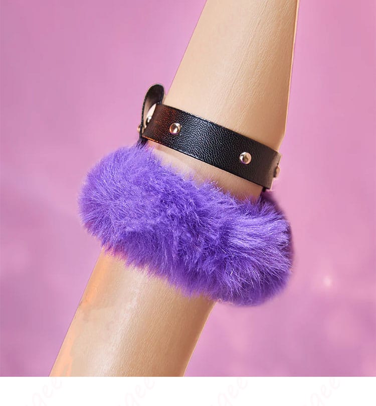 津島善子コスプレ衣装の腕飾りの装飾、手首のディテール