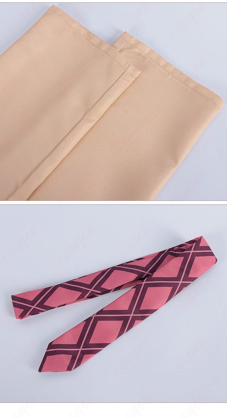 北条才人 コスプレ衣装のズボンの足元とネクタイの装飾ディテール。