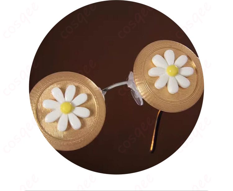 アリス・デロス(記者)コスプレ衣装の眼鏡装飾の詳細。キャラクターの特徴を完璧に再現しています。