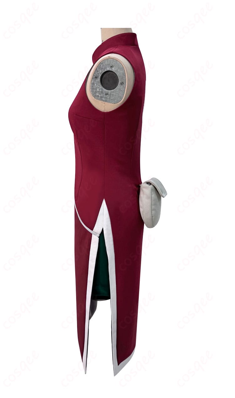 コスプレ衣装の左側の装飾やディテールを強調した画像です。全体的なデザインをチェックできます。