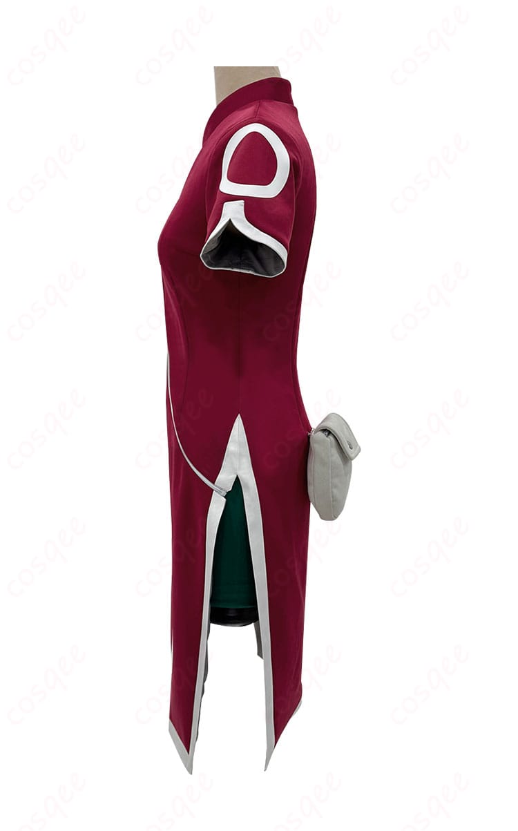 春野サクラのコスプレ衣装の装飾細部、花柄や刺繍が美しく再現されています。