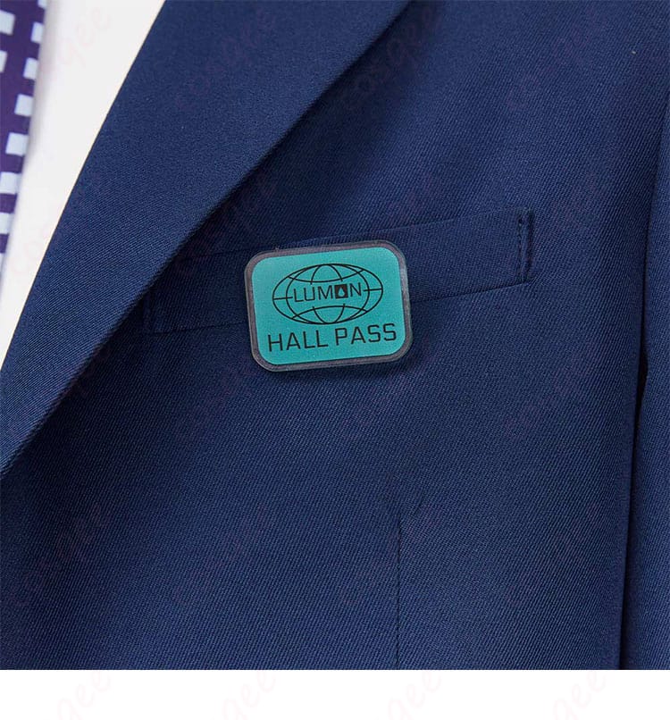 セヴェランス マーク・スカウト コスプレ衣装 胸ポケット装飾ディテール|バッジまで完備