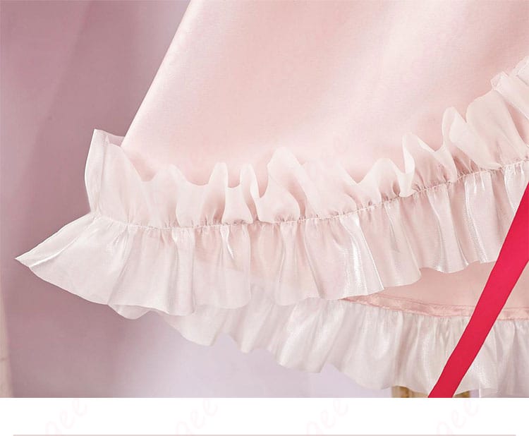 スカート裾装飾の詳細。アミュレットエンジェルコスプレ衣装のスカート裾の美しい装飾。