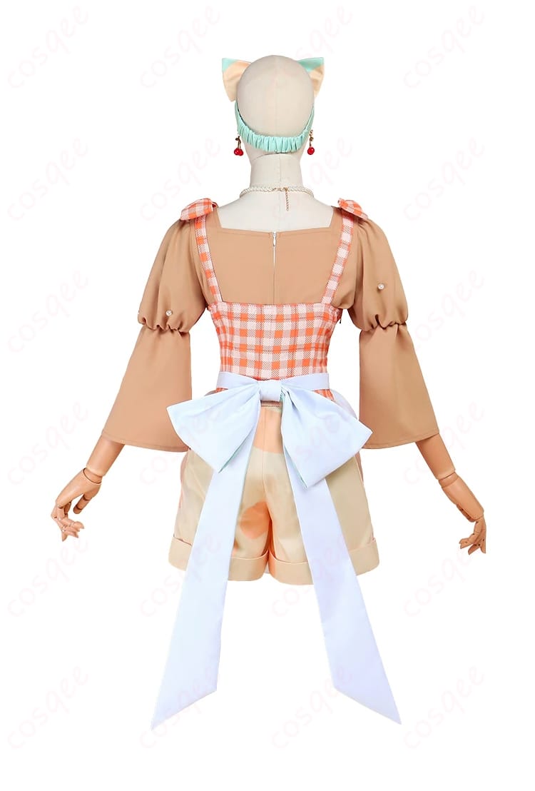 プロジェクトセカイ 花里みのり コスプレ衣装 側面。細部までこだわったコスプレ衣装の全体像。