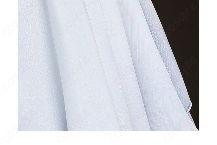 スカートの裾の装飾ディテール。コスプレ衣装の美しいスカート部分、ディテールにこだわったデザイン。