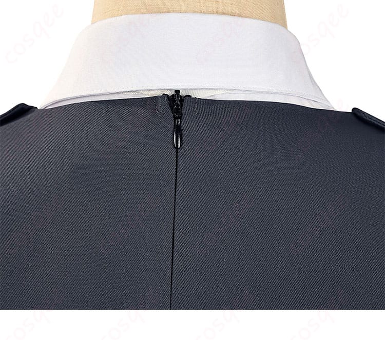 コスプレ衣装の衣チェーン装飾の詳細。日奈森あむの衣装に見られるチェーンデザイン