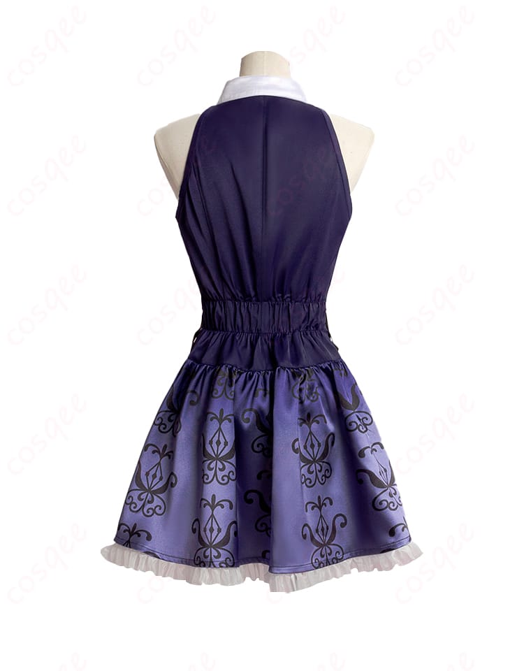 コードギアス C.C. コスプレ衣装 背面画像 - 後ろのデザインと細部の装飾が目を引く。