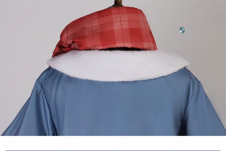 服の背面装飾の詳細。後ろ姿も美しく再現されており、全体的にバランスの取れたデザイン。