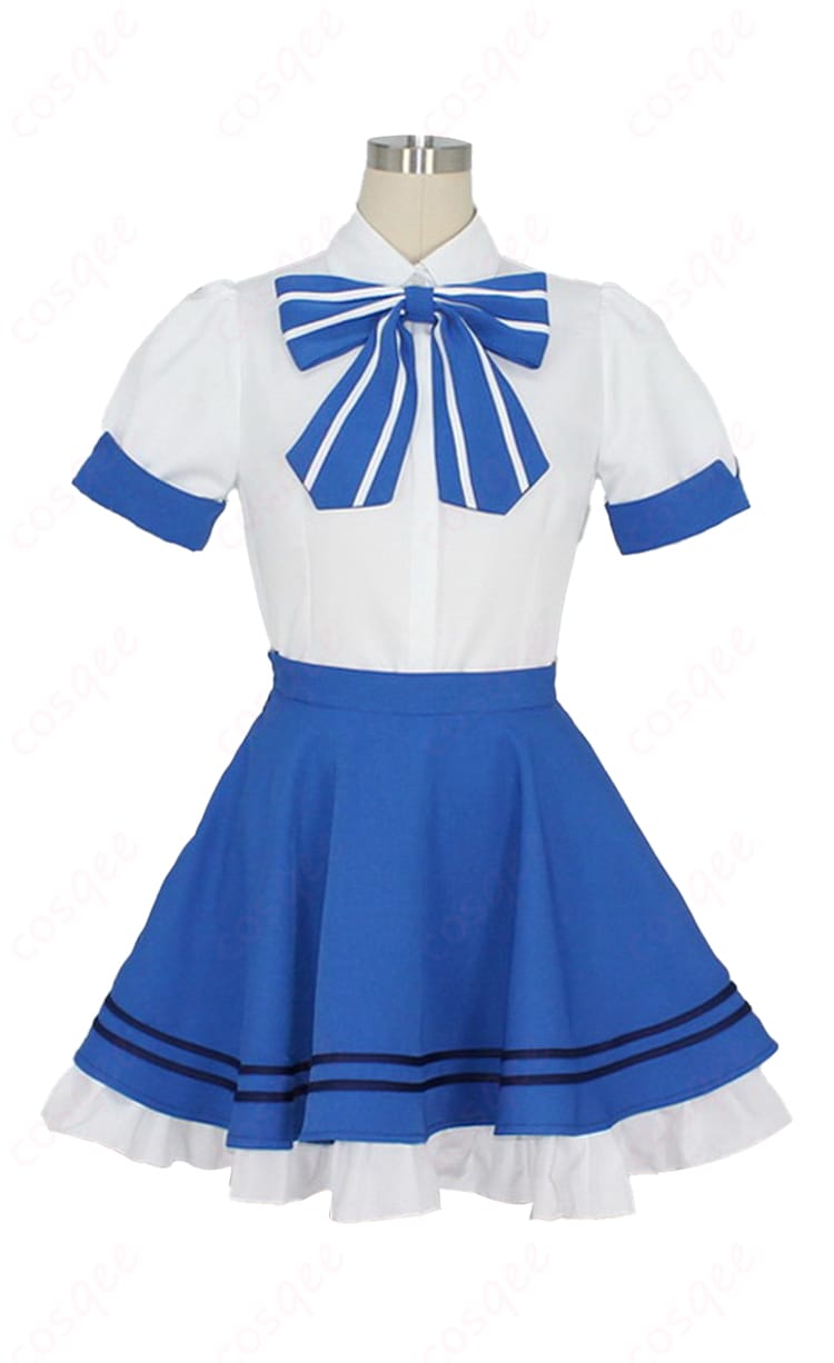 服装装飾の詳細写真 - 香風智乃（チノ）のメイド服コスプレ衣装の装飾、華やかなレースや刺繍が施されたディテールをクローズアップ。