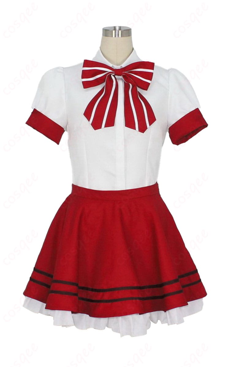 「ご注文はうさぎですか?」ココアメイド服の装飾の詳細。細かい刺繍やリボンが目を引きます。