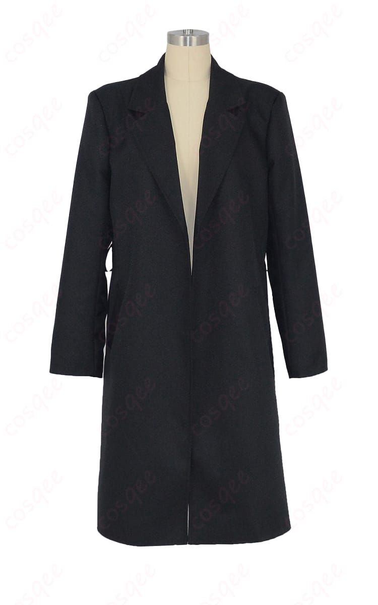 ギルティクラウン 桜満集 コスプレ衣装の細部のデザイン。コートの刺繍やマフラーのディテールがリアルに再現されています。細部にこだわったコスプレ衣装。