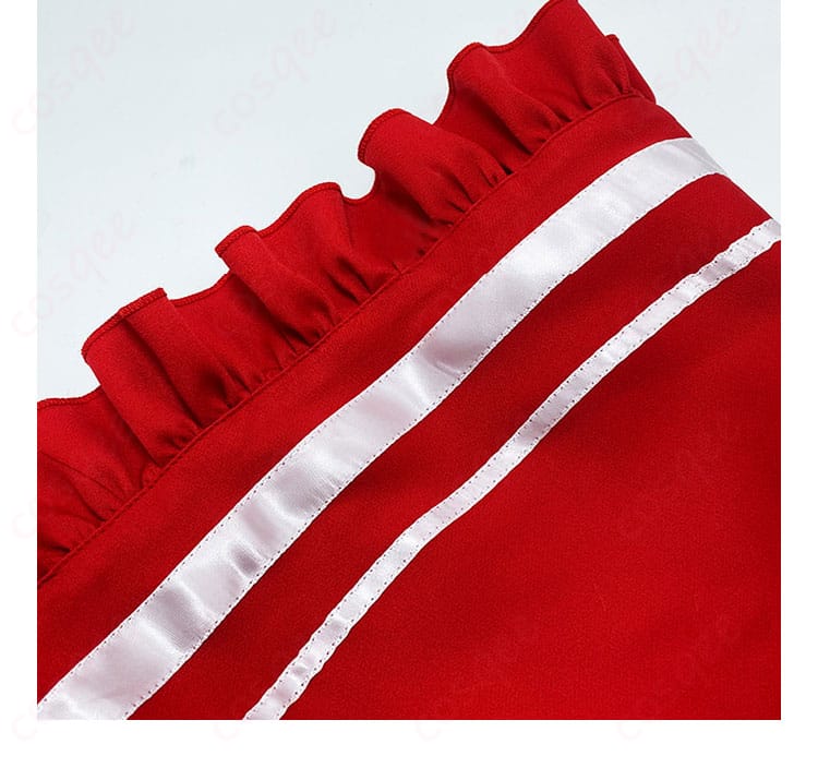 スカートの裾の装飾細部画像。アイカツ!星宮いちごコスプレ衣装の裾の美しいディテール。