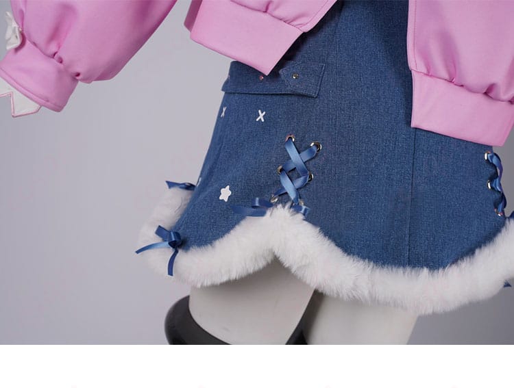 スカートの背面装飾のディテール - 背面にも工夫を凝らしたスカート装飾