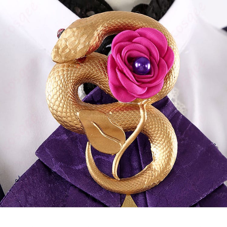 巴日和 コスプレ衣装 胸飾りの詳細。精緻なデザインでキャラクター感満載