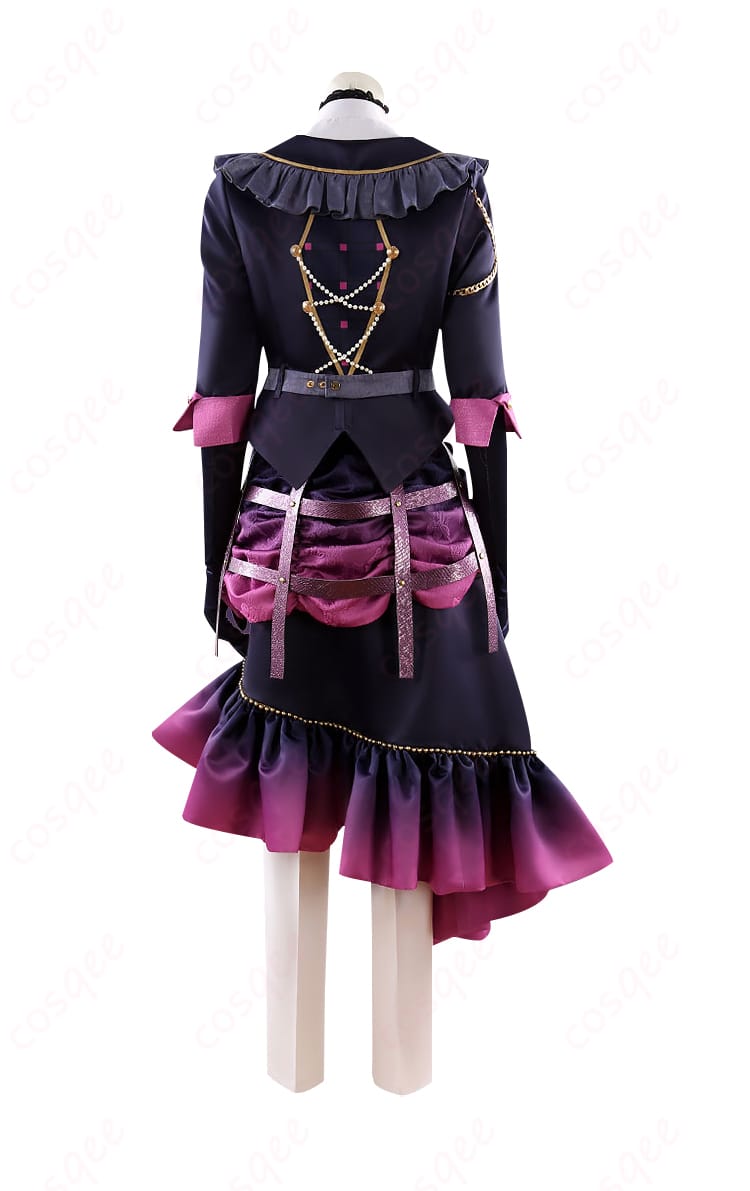 巴日和 コスプレ衣装 左側写真。衣装のシルエットをしっかりと確認できます