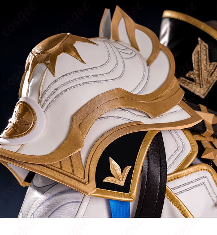 商品側面図。ファイノンの肩鎧と衣装全体のディテールをチェック。