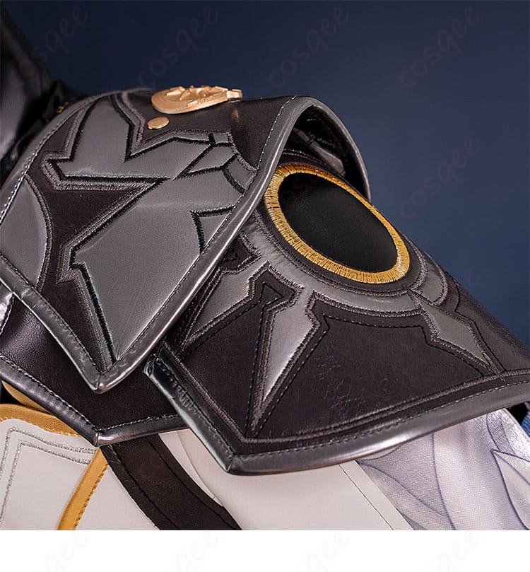 商品背面のコスプレ衣装。ファイノンの背面デザインと特徴を見逃さないで!