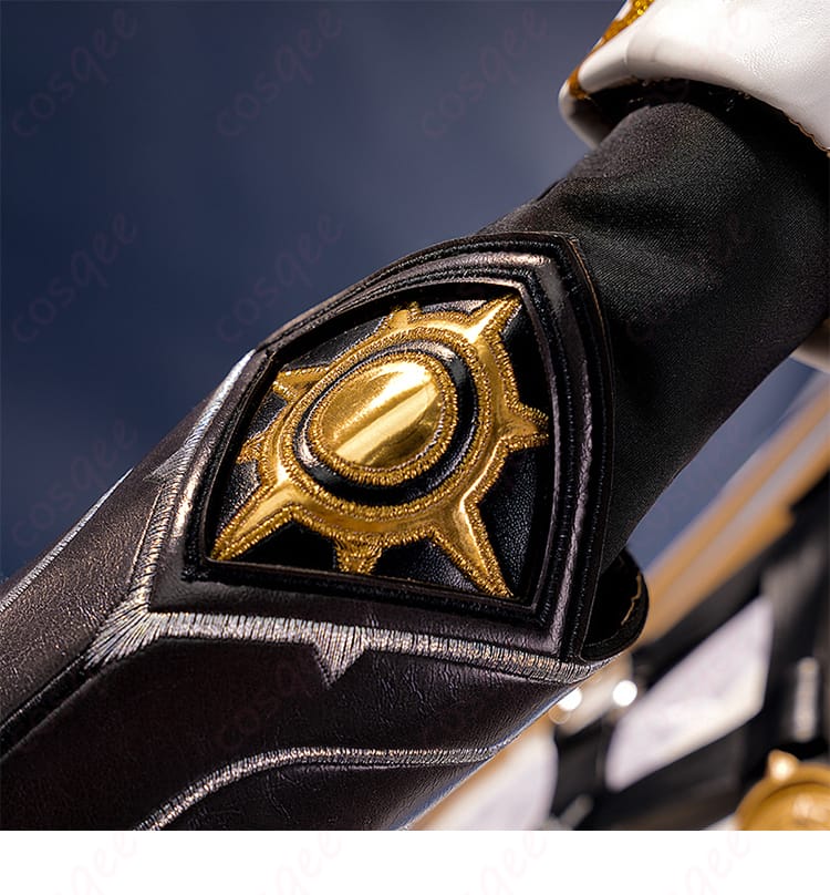 右肩鎧の装飾詳細。ファイノンの右肩鎧部分の細部に注目。