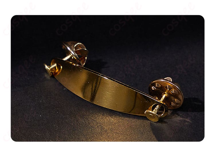 高町なのは コスプレ衣装の襟飾りの詳細。精密な刺繍と装飾が特徴です。