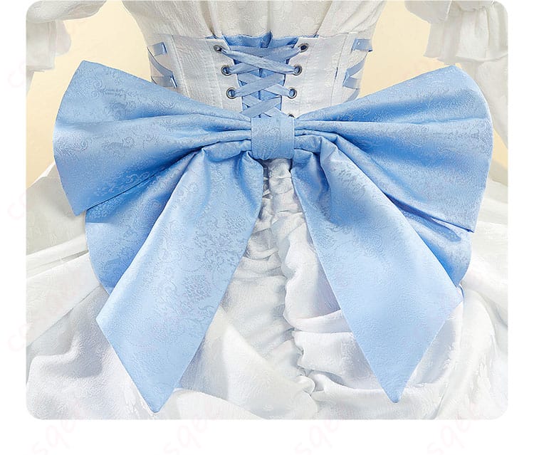 ゴシックドレス背面の蝶結びの装飾。細部まで再現された美しいディテール。