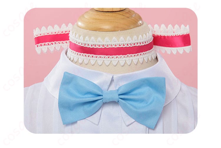 蝶ネクタイ装飾の詳細画像 – コスプレ衣装の蝶ネクタイの美しい装飾が鮮明に見える画像。