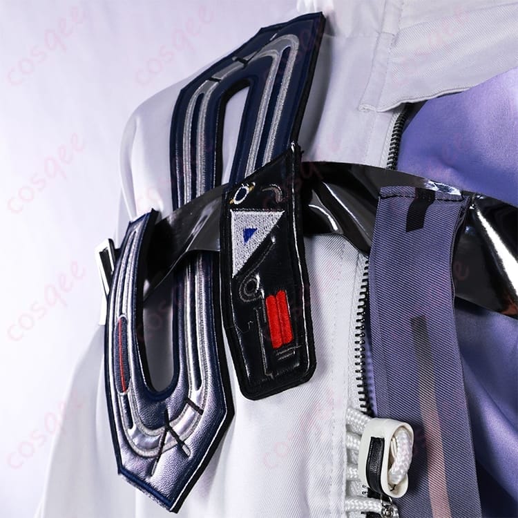 アークナイツ コントレール衣装 クールな軍服風レイヤードで写真映えと着やすさを両立 - 3枚目の画像