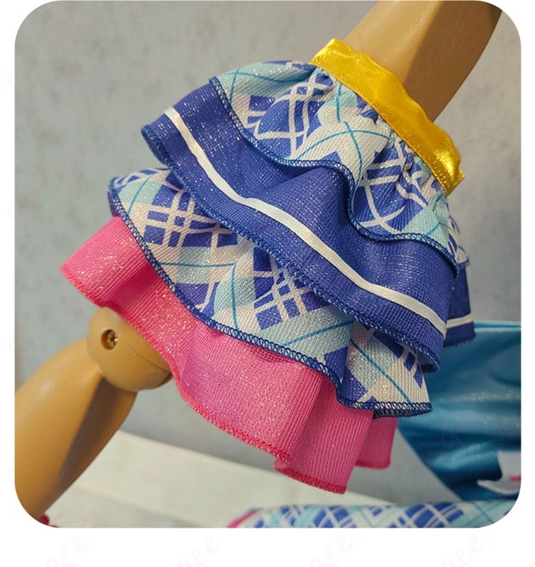 真中らぁら コスプレ衣装 袖套装饰细节图 - 袖の装飾がどのように作られているかを示すクローズアップ画像