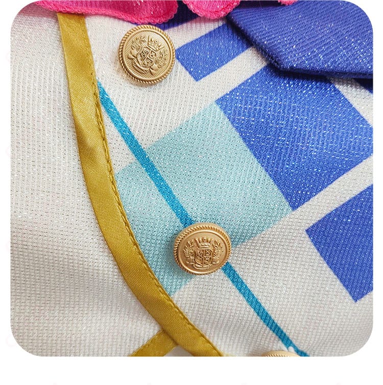 真中らぁら コスプレ衣装 门襟纽扣装饰细节图 - 衣装のボタン装飾や襟元のディテールがよくわかる画像