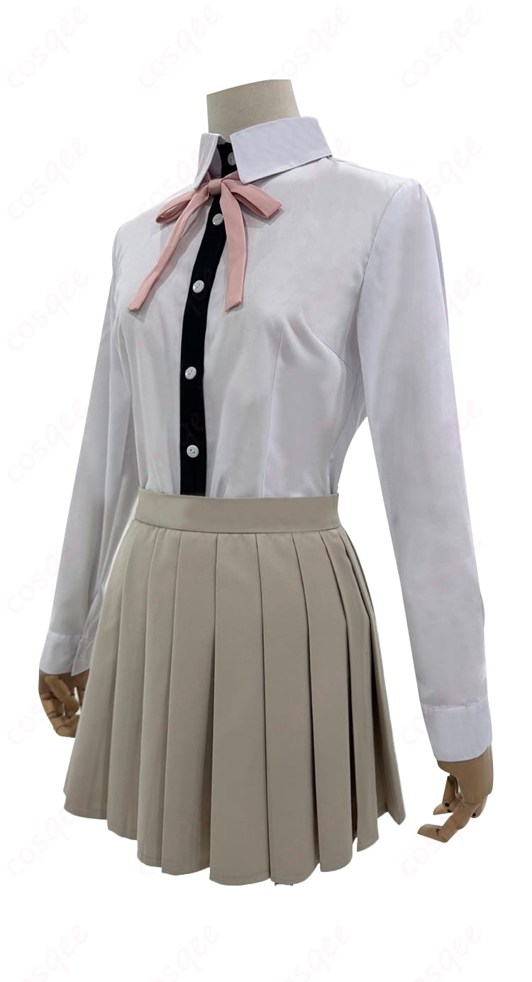 七海千秋 コスプレ衣装 インナーシャツ細部 ステッチとボタンを拡大表示