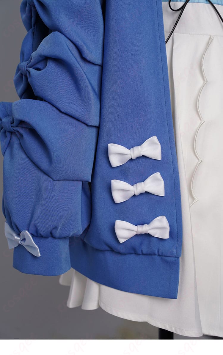 フワワ 袖口と前立て装飾ディテール フリルとボタンの精巧仕上げ