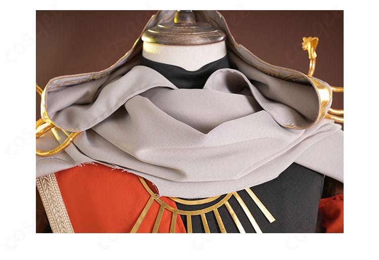 服装の襟部分の装飾ディテール - 傭兵のコスプレ衣装の襟の精巧な装飾