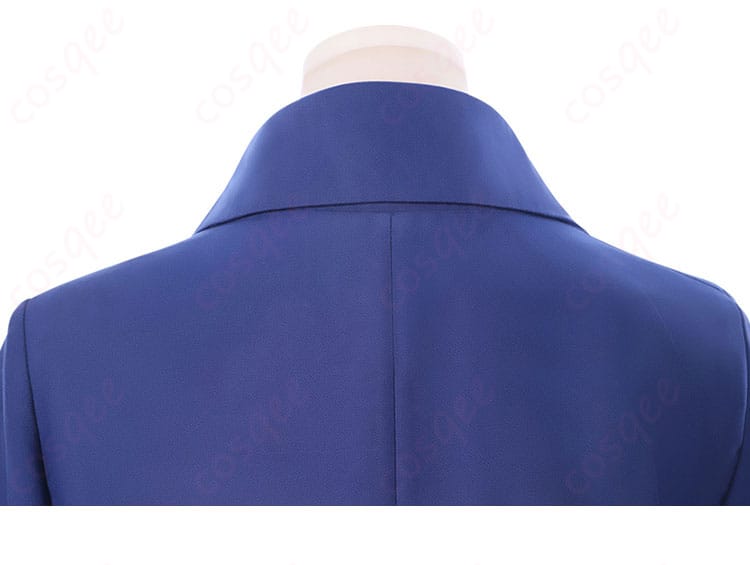 ネリッサ・レイヴンクロフトのコスプレ衣装の肩背部分の詳細。細部のディテールがリアルに再現されています。