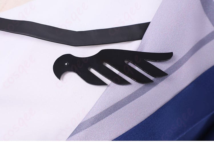 ネリッサ・レイヴンクロフトのコスプレ衣装の胸飾りの詳細。高品質なデザインで、キャラクターの特徴を再現。